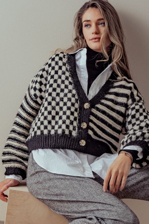 0049-7777<br/>CHECKERED AND STRIPED BOXY FIT CARDIGAN